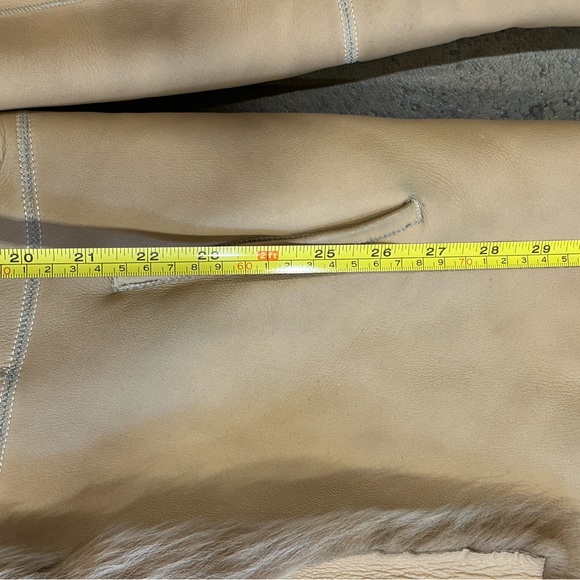 STEPHANE SARTE 100% Genuine Shearling, tan coat. US size S - Picture 16 of 16